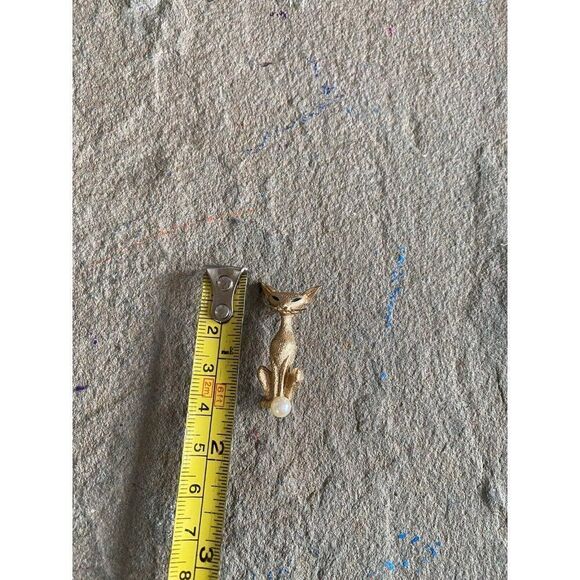 Vintage Marcel Boucher 7871 Siamese Cat Genuine Pearl Pin Brooch Gold Tone - Picture 2 of 7